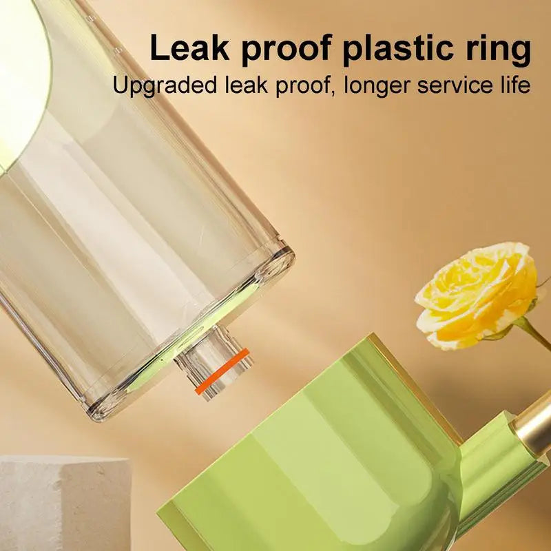 Bird Cage Water Dispenser 200ml Bird Water Feeder Firing Pin Design Automatic Clear Water Dispenser For Conure Cockatiel